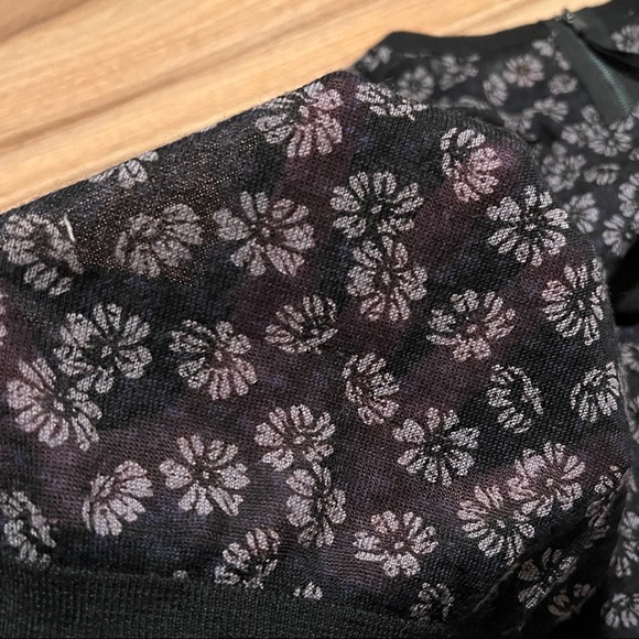 3/$20 🎉 LOFT semi-sheer knit top with quarter-zip in back, Petite Large - Picture 3 of 5